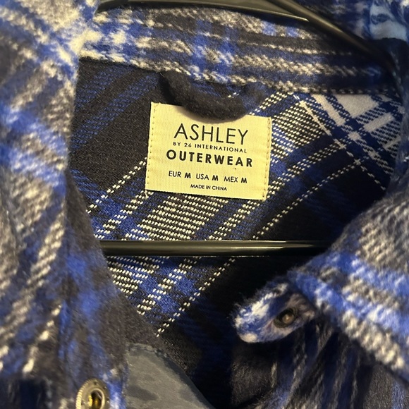 shacket - Picture 2 of 2